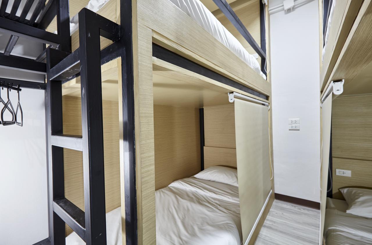Le Bonheur Poshtel Hostel Bangkok Exterior photo