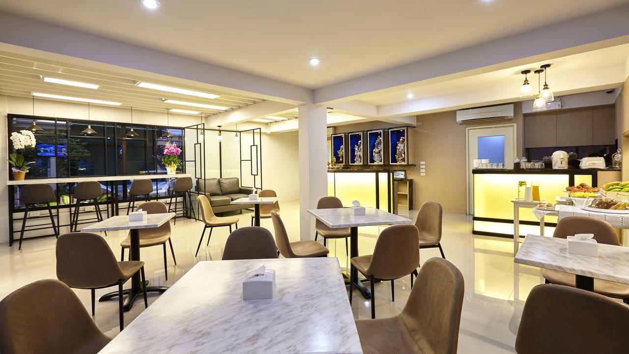 Le Bonheur Poshtel Hostel Bangkok Exterior photo