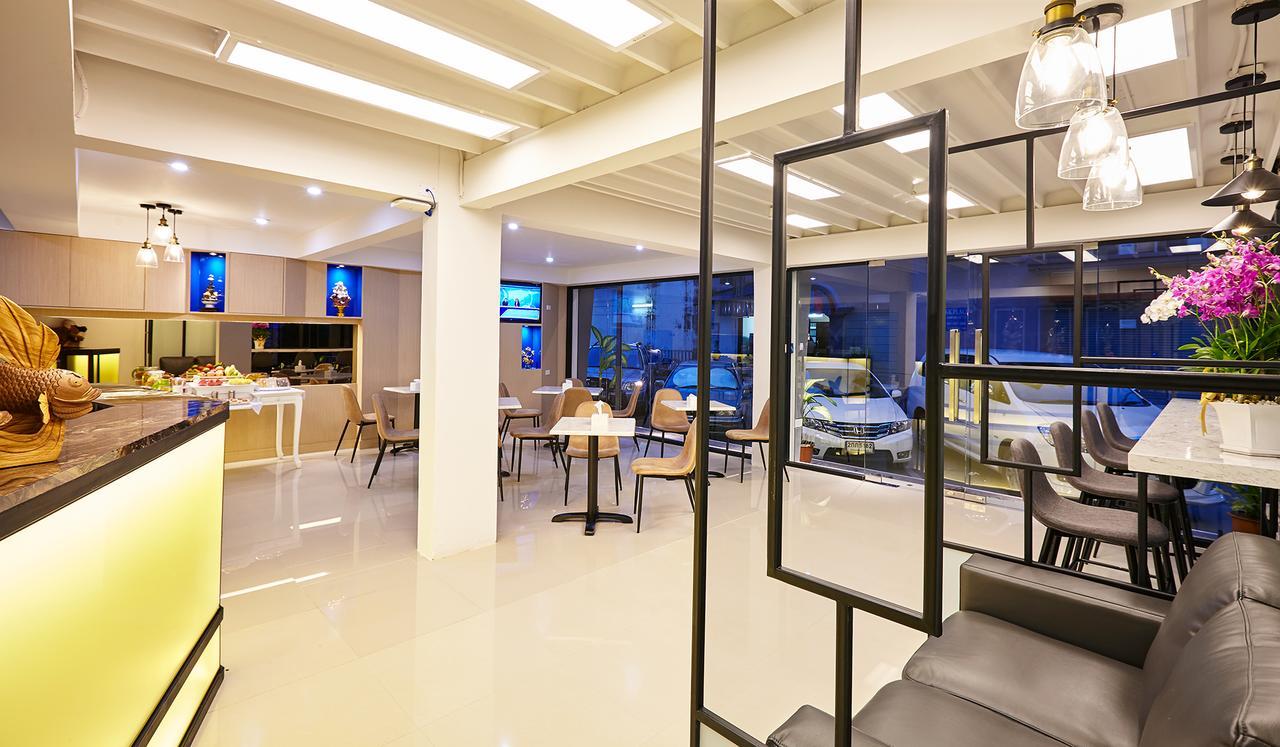 Le Bonheur Poshtel Hostel Bangkok Exterior photo